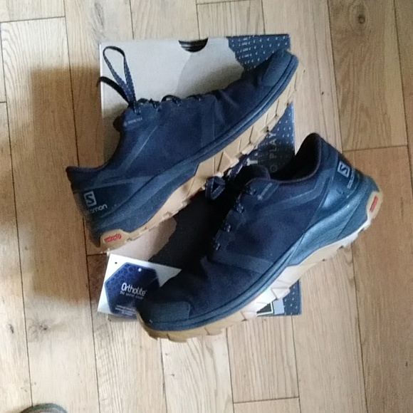 Salomon Gortex Outbound women's size 7.5. hiking shoe - Picture 3 of 9